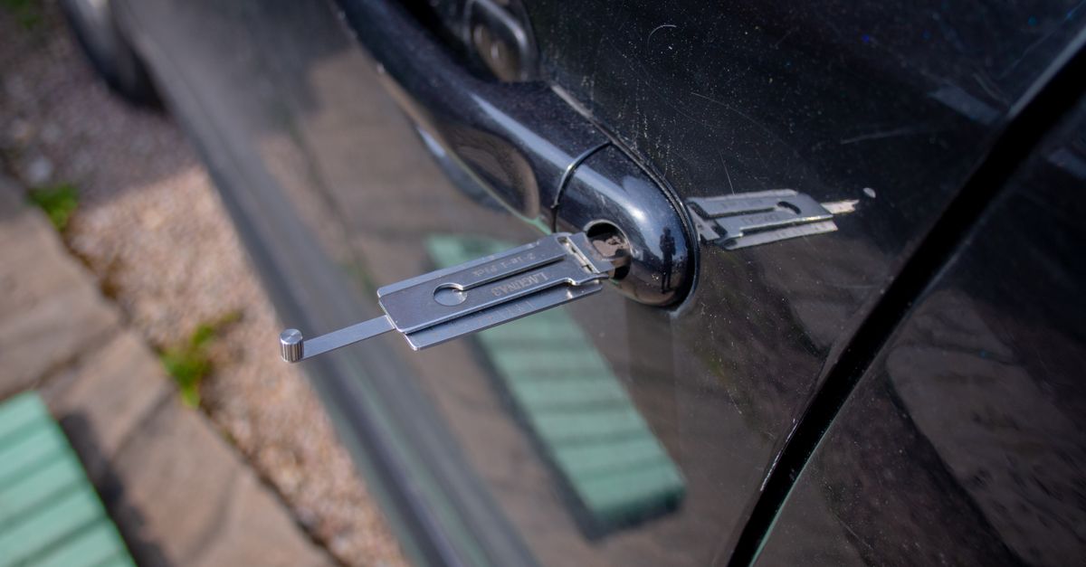 Is It Cheaper to Get a Car Key From a Locksmith or the Dealer? — Gary Pro Locksmith
