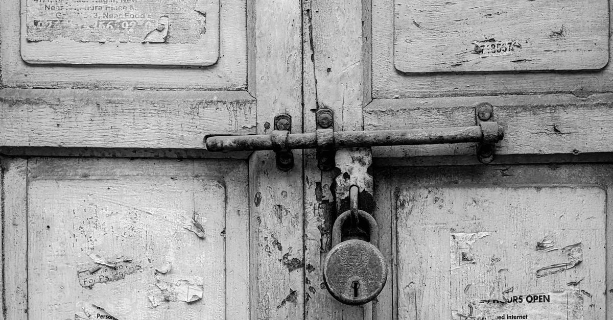 Storefront Door Lock Installation — Gary Pro Locksmith